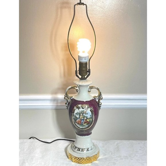 Vintage Porcelain Urn Style Table Lamp Victorian Scene Colonial Couple - Picture 10 of 12